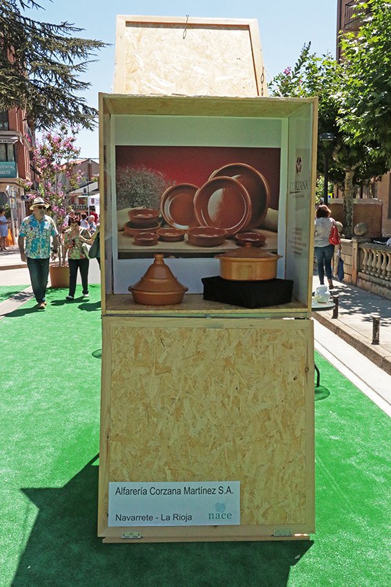 Feria_NACE's tweet photo. Hoy recordamos a los #alfareros locales que estuvieron presentes en #NACE2017 #alfarería #cerámica #navarrete #artesanía #artesanos https://t.co/VgGZrnzOVP