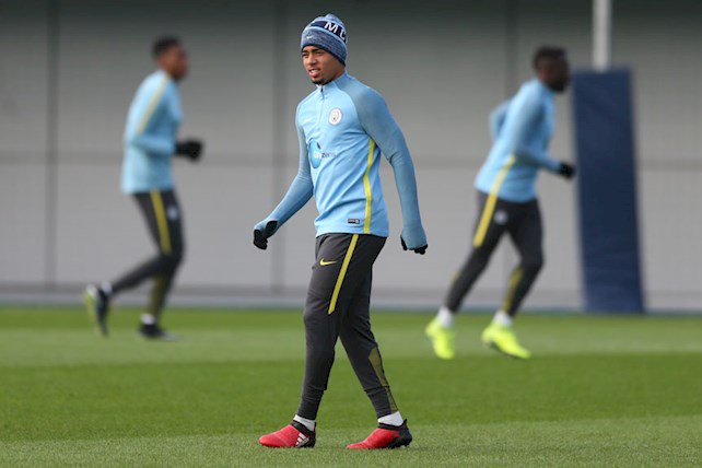 MANCITY_SM's tweet photo. Manhã gelada em Manchester! Preparação para quinta continua, enfrentaremos o @ATMADRID_SM, em casa! #ComeOnCity https://t.co/KQBmmgqZgh