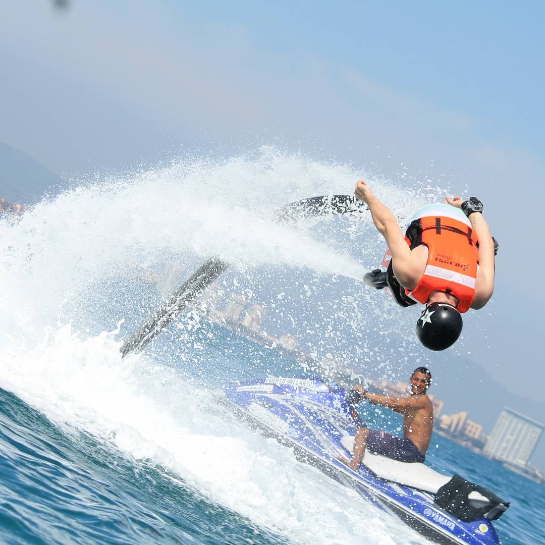 FlyboardPVMX's tweet photo. Una vez que se presenta la oportunidad de volar, no se debe dejar pasar ;) ->https://t.co/40PTBMuWnA

#PuertoVallarta https://t.co/o7EoNQJoUh