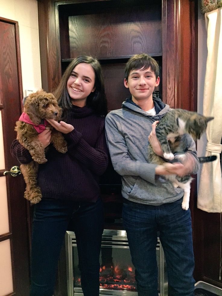 moonstone170's tweet photo. Bailee Madison and Jared Gilmore 💜#OUATthrowback

#onceuponatime #jaredgilmore #baileemadison #henrymills #snowwhite #youngsnow #grandmother https://t.co/nbh4TqwUBC