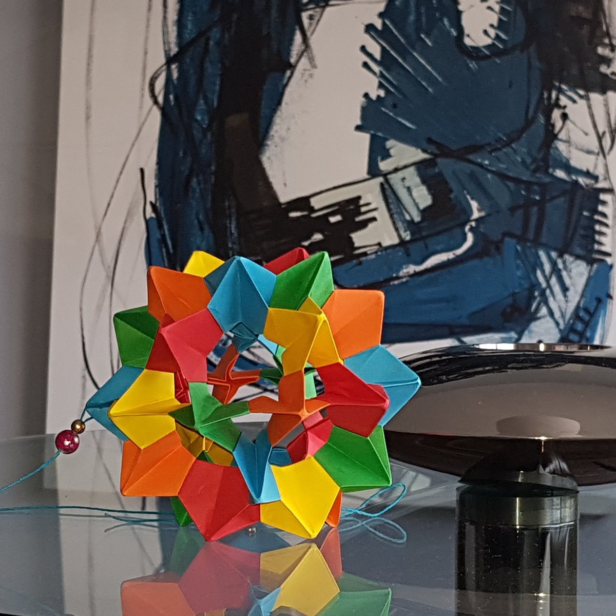 NoblesPapeles's tweet photo. Con una #kusudamaelectra en @mysuiteshotel #Origami #Papiroflexia #hechoenbuenosaires
https://t.co/AkF2JlHauX 
noblespapeles@gmail.com https://t.co/fgRxi1Bjsf