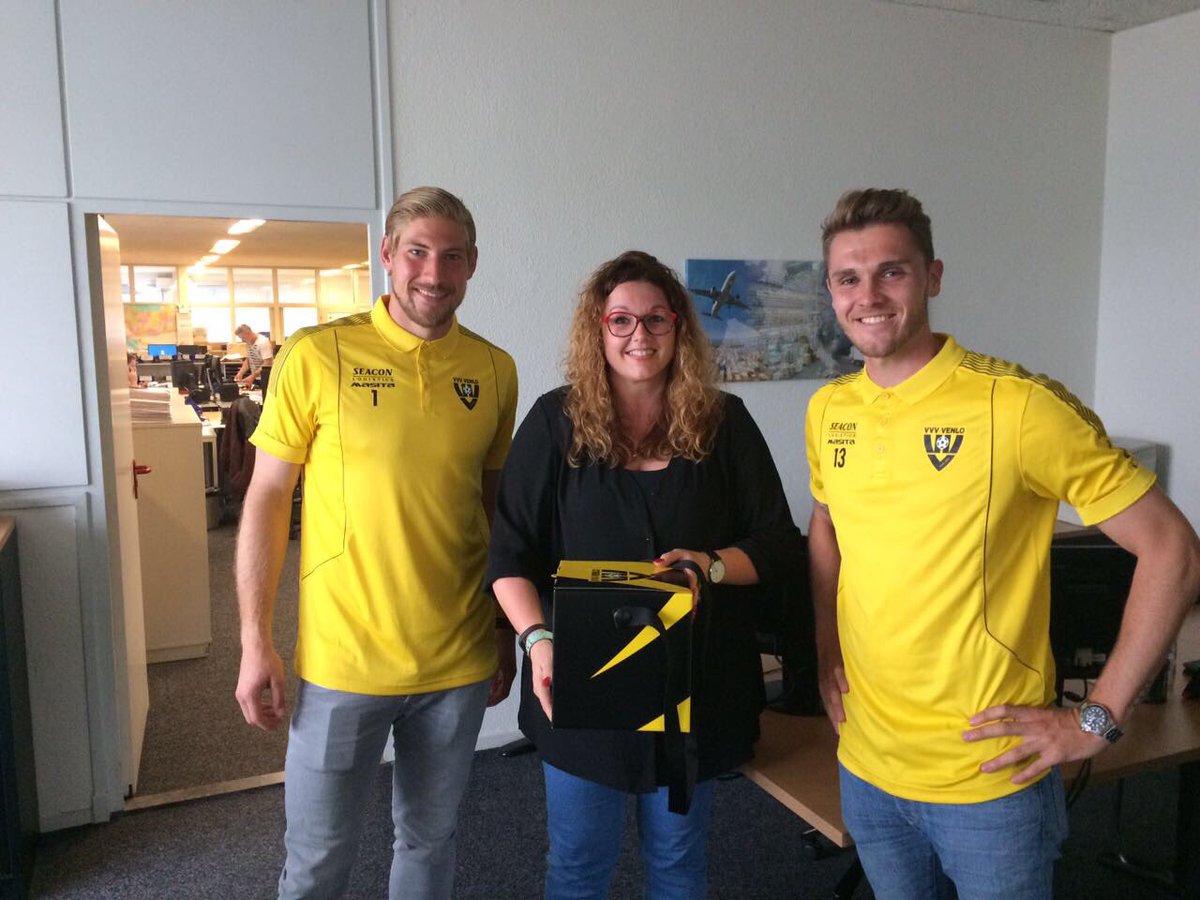 Op pad met onze mannen om de Business SeizoenKaarten te brengen. Nog 300 adressen te bezoeken voor ons commerciële team. Netwerken #ISVVV