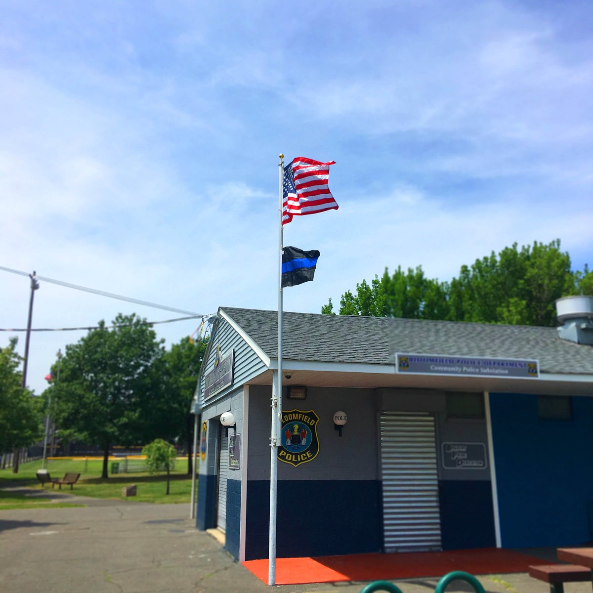 GatesFlg's tweet photo. Just installed this beautiful 14 ft. Aluminum Flagpole at the Bloomfield PBA complete with a U.S. and Police flag! #Gatesflag #NJflags #PBA https://t.co/8bEW0BWVFK