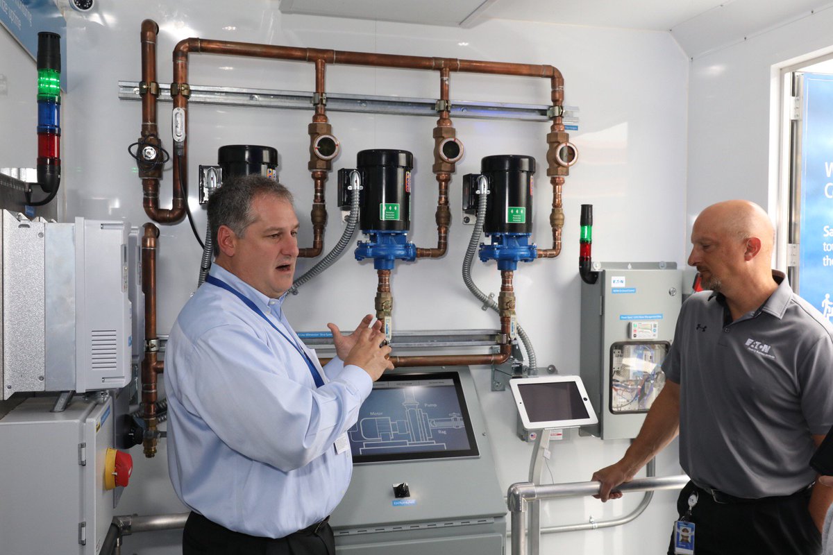 ETN_Electrical's tweet photo. Finally, our Pittsburgh employees have their turn to explore the trailer. It was well worth the wait! #controltour https://t.co/uxy9L0agaL