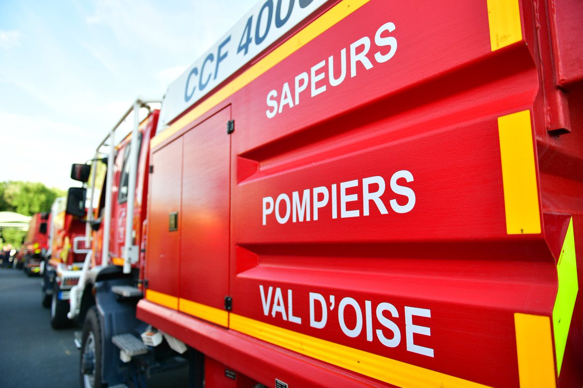 Interieur_Gouv's tweet photo. 🌲🔥Des sapeurs-pompiers des #SDIS d'Ile-de-France partent en renfort #feuxdeforêts sur la zone #sud frappée par de violents #incendies https://t.co/k6Z7HY6VFo