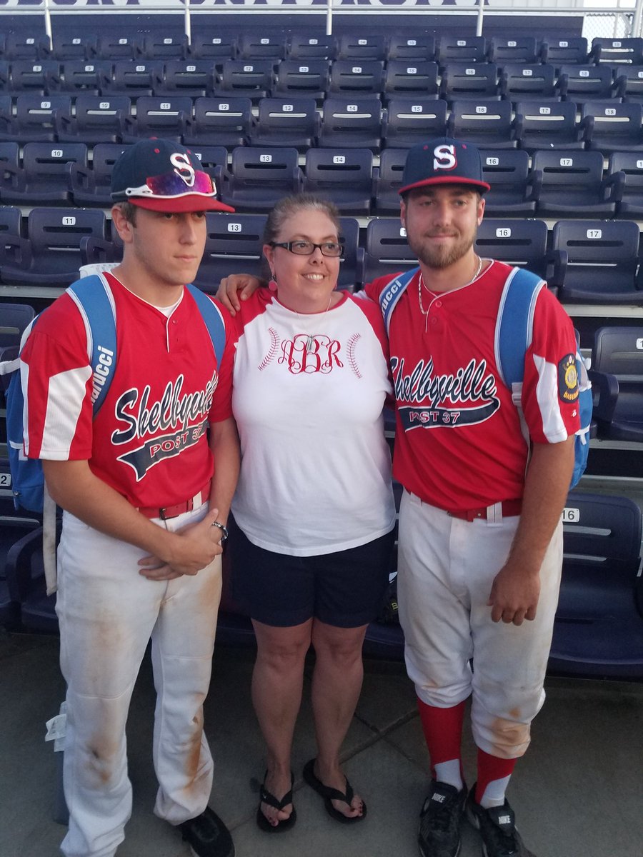 brewcrew9429's tweet photo. Goodluck @MattGammon11 and @MichaelGammon20 at state love you both to the moon!!! https://t.co/v0HPt48LBU