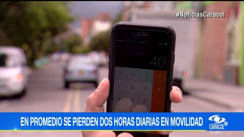 NoticiasCaracol's tweet photo. #OjoDeJuanDiego En promedio, ciudadanos pierden 20 días movilizándose al año en Bogotá por problemas de movilidad https://t.co/RrYMGTG6Nl https://t.co/gNaDeWDoF8