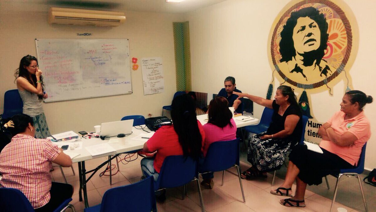 FJEDD's tweet photo. Desde #Honduras comités de familiares de migrantes desaparecidos se capacitan y organizan. #HastaEncontrarlos #Cofamipro https://t.co/qPOQ4EdCuE
