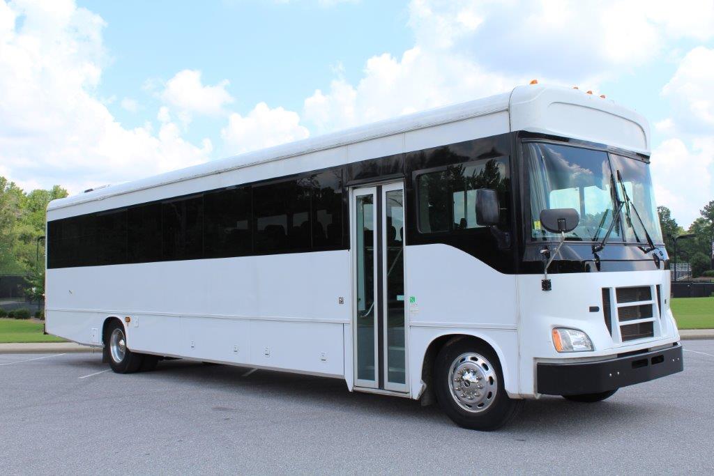 TheBusCenter's tweet photo. We have added some great USED buses to the website! Check out this 2014 Glaval Apollo! https://t.co/wA3ayOixhQ #CommercialBus #Glaval https://t.co/h4zYb37iEj