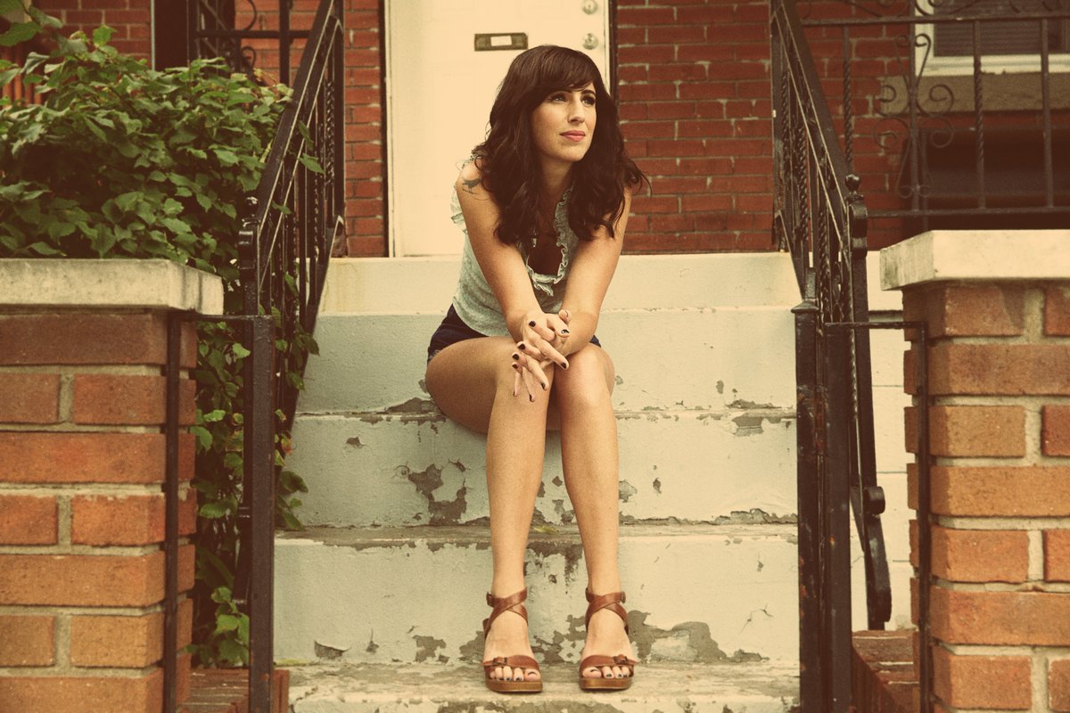 SPEAKMusicPR's tweet photo. Thx @CBCHereandNow for spin of @AnnVriend today! Catch her live @HughsRoomLive Aug 11 w/ @rooster_davis group or at https://t.co/nZBkMKPJUK https://t.co/SsVZOfmbzj