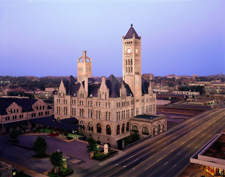usatodaytravel's tweet photo. 25 must-see buildings in Tennessee: Architectural gems recommended by @AIATennessee https://t.co/qjoncSj9Gy https://t.co/EAydgjqZUv