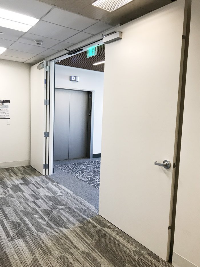 Can you tell what's wrong with this picture? hilliardarchitects.com/bad-design-doo…