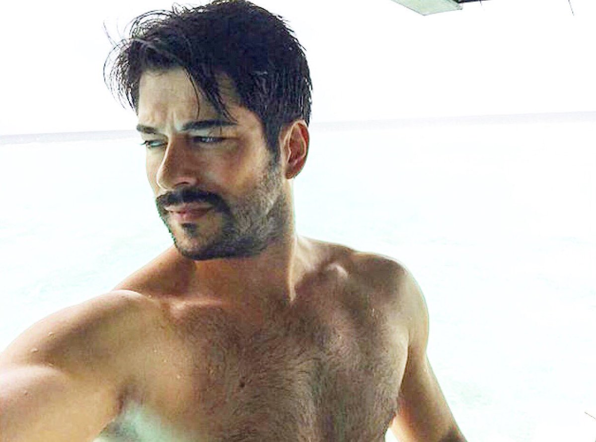 ozcivithd's tweet photo. Burak Balayı 😎🤳☀️🏝
#buraközçivit #burakozcivit #buraközçivitselfies #buraközçivithd https://t.co/dgtYwOROhs