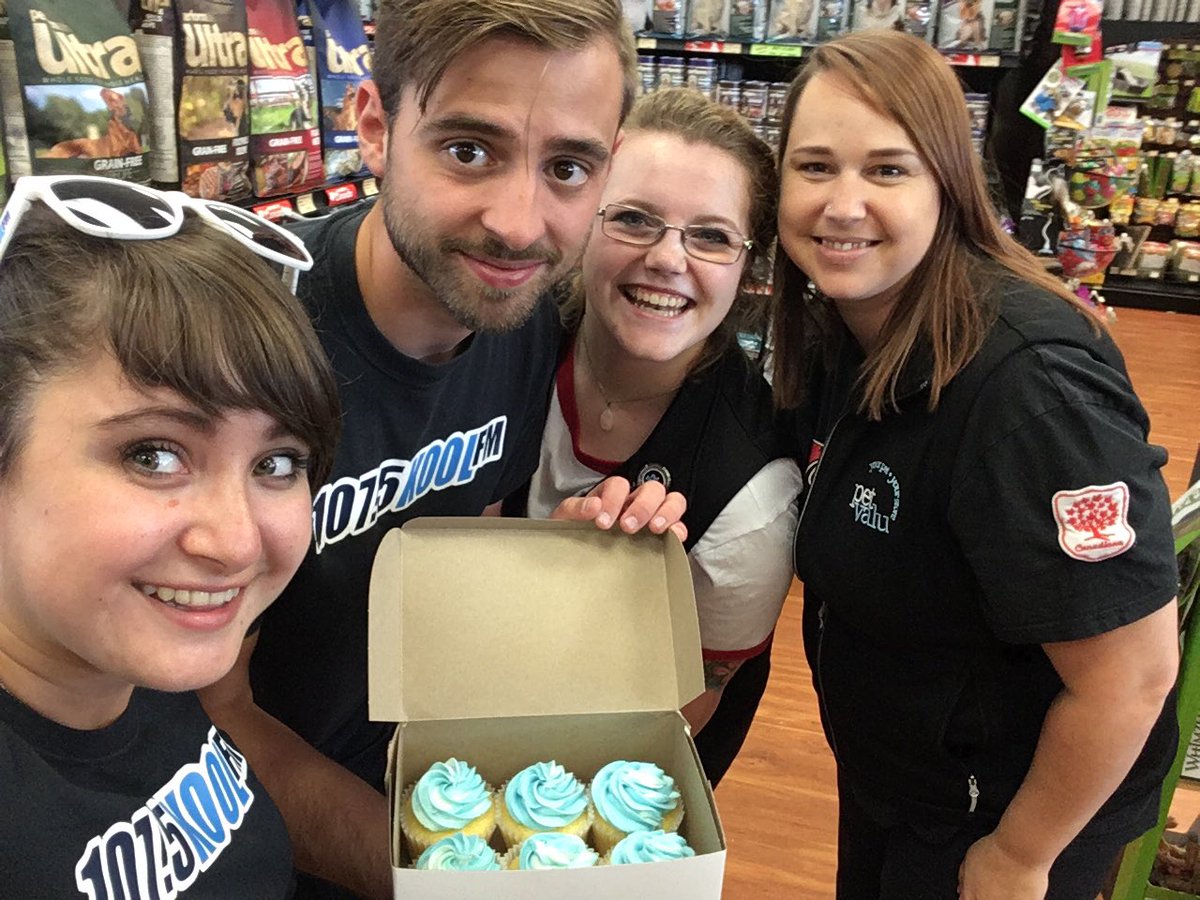 KoolFMBarrie's tweet photo. Kool at Work have been giving out cupcakes from @SugarCityCakes all day! Ask them about your chance to win a Brewer from @PersServCoffee! ☀️ https://t.co/DV8tgEnhh2