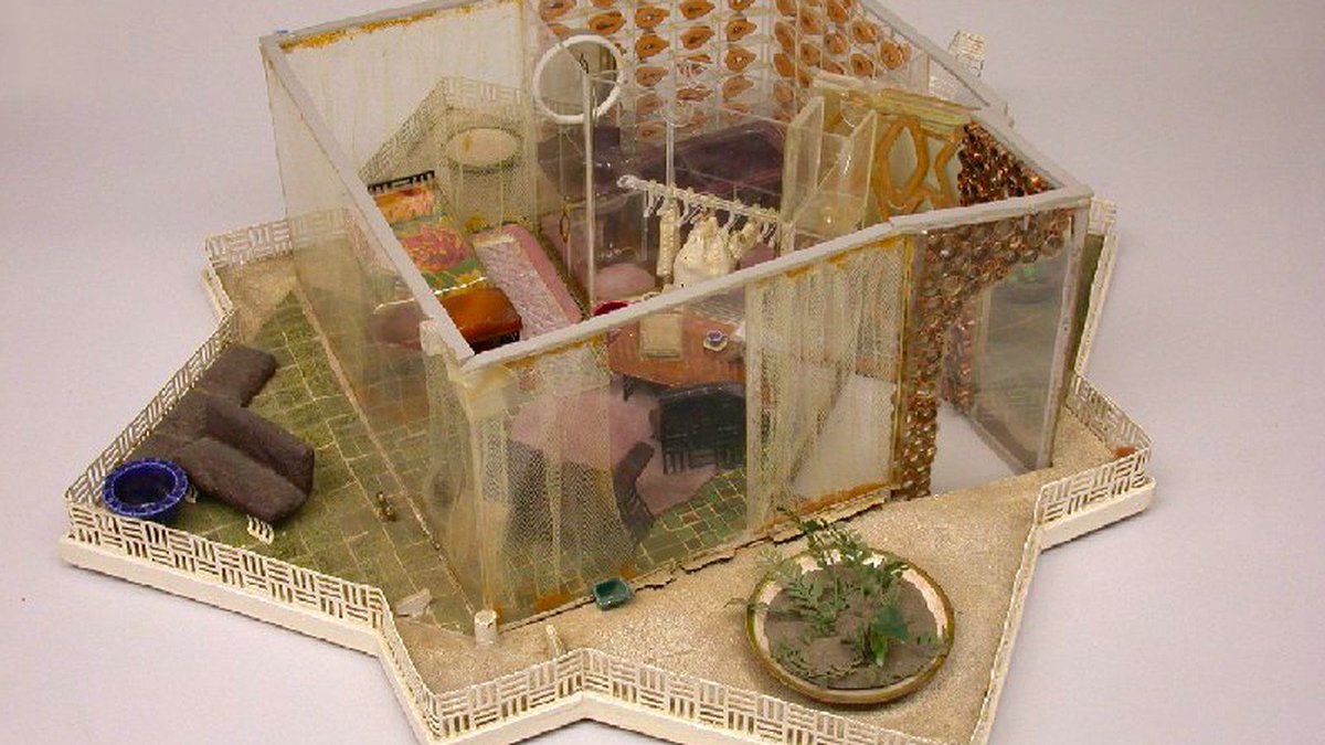 DesignObserver's tweet photo. Everything you need to read about Frances Gabe, self-cleaning house inventor https://t.co/LzLuiiyl7a https://t.co/L1oXpi6MPB
