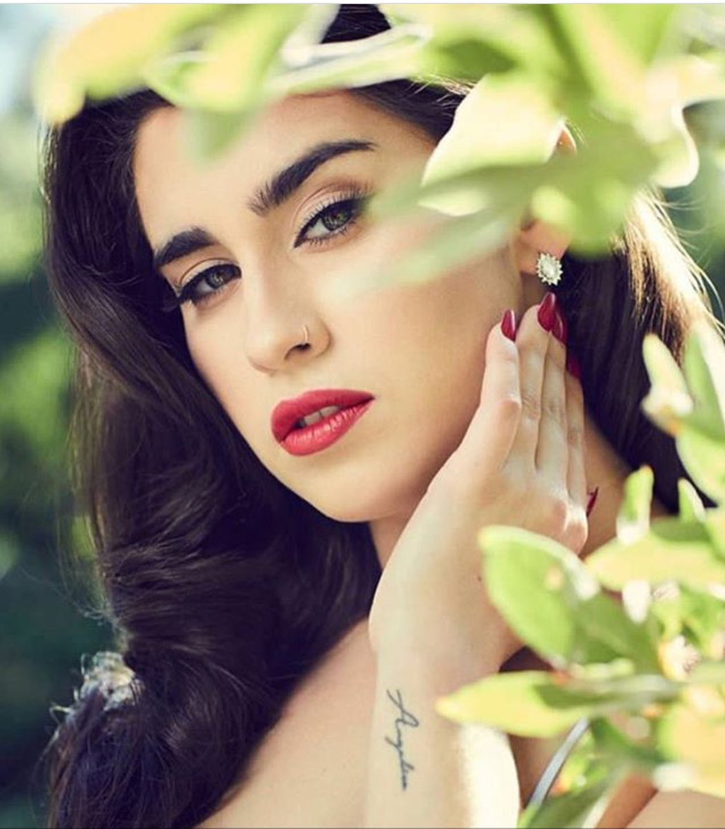 Emily_Biebs012's tweet photo. Ojos que matan..
#MTVHottes Fifth Harmony https://t.co/y3srq0vB8Z