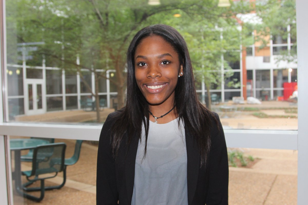 YABLeaders's tweet photo. Meet our intern Autumn. She’s already in the business world with her own nonprofit. #YABSummer #YAB2017 https://t.co/t0nBwdIC54 https://t.co/9qxRLv3SWk