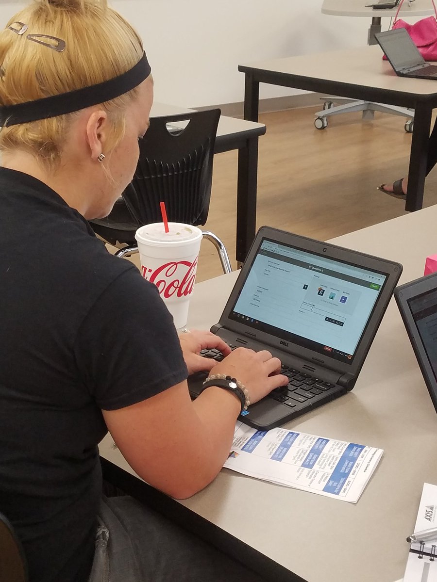 DISDTechnology's tweet image. DISD teachers learning about #Kahoot !! #DISDtechnology