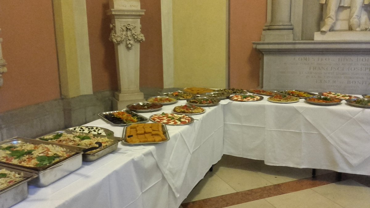 ICON5V's tweet photo. A small look at our dinner reception at #icon5 ! https://t.co/HMfosEhc0v