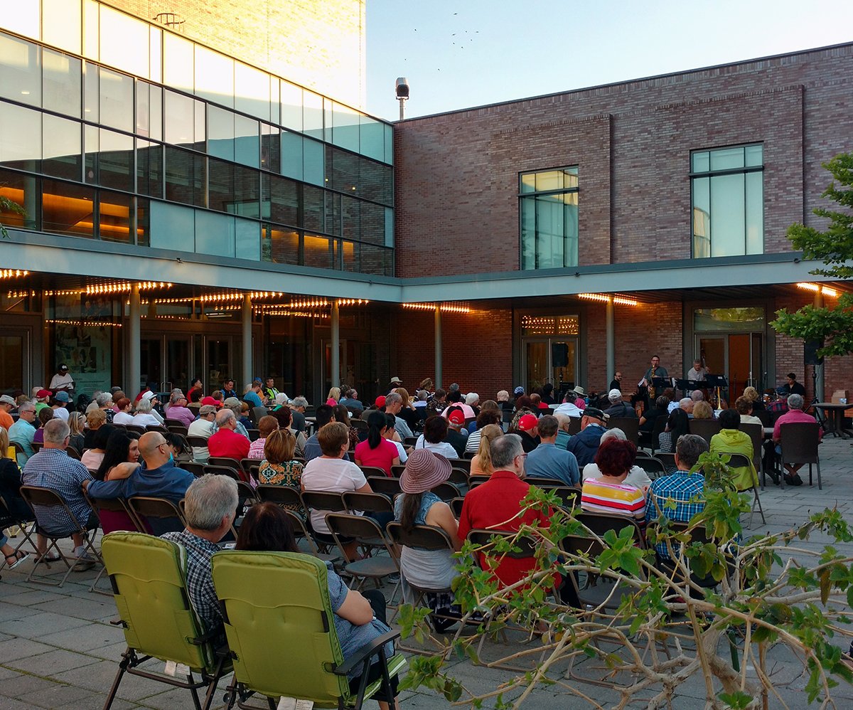 Have you been to a Jazz in the Plaza summer concert yet? Performing tonight from 7 - 9 is Lori Viola! https://t.co/TZtmWLtd5m