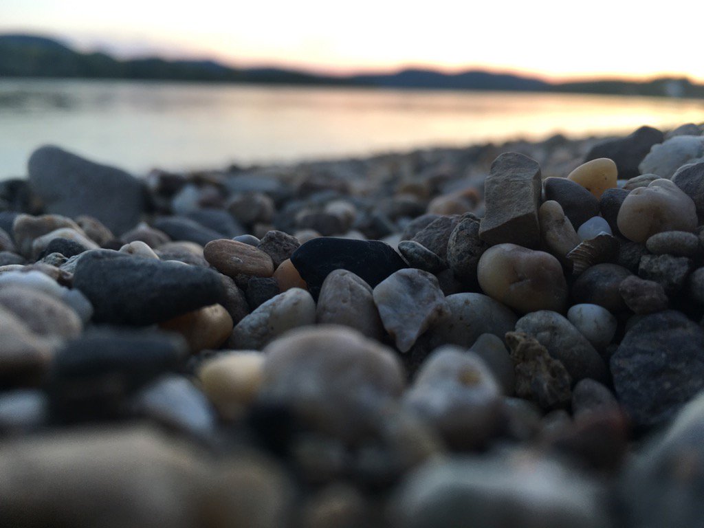 KendAlmond's tweet photo. Views from the Danube #veroce #Hungary #tranquility  #rt #share @KenderAHT_RV https://t.co/ufM2r4gHjF