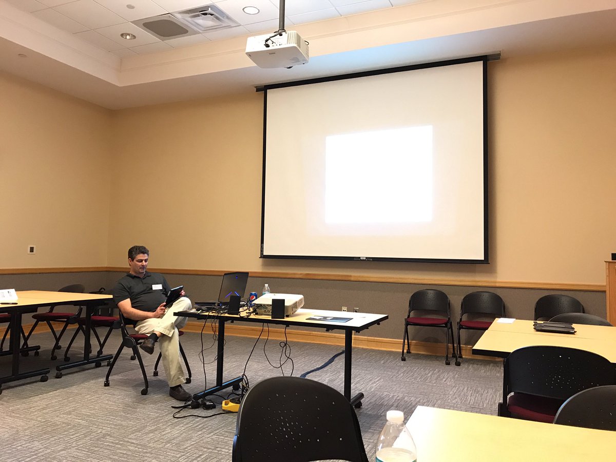 megan452's tweet photo. iPad Basic with @njdave2wv! @InfusingTechWV #itechwv #iPadBasic https://t.co/7ttz83lLMB