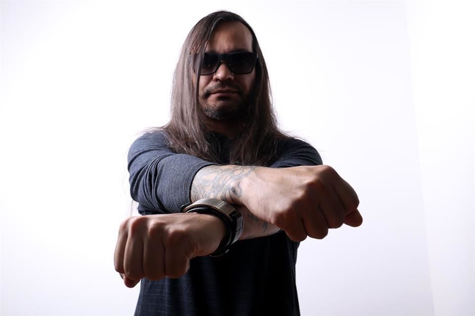 muralcom's tweet photo. .@OdinParada, ex integrante y creador de Sussie 4, regresa con el proyecto Odín Parada &amp; The International Sonora.
https://t.co/jkHWwWX0Nm https://t.co/dpLZf2mc9i