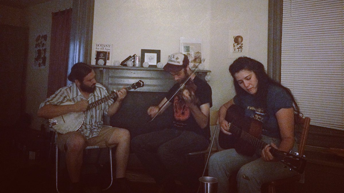 radioWMWC's tweet photo. Will Csorba &amp; friends and the Leveetoppers playing at a house show in Fredericksburg last night!

📸:@SeparatePlate https://t.co/ZT08gYvzKI