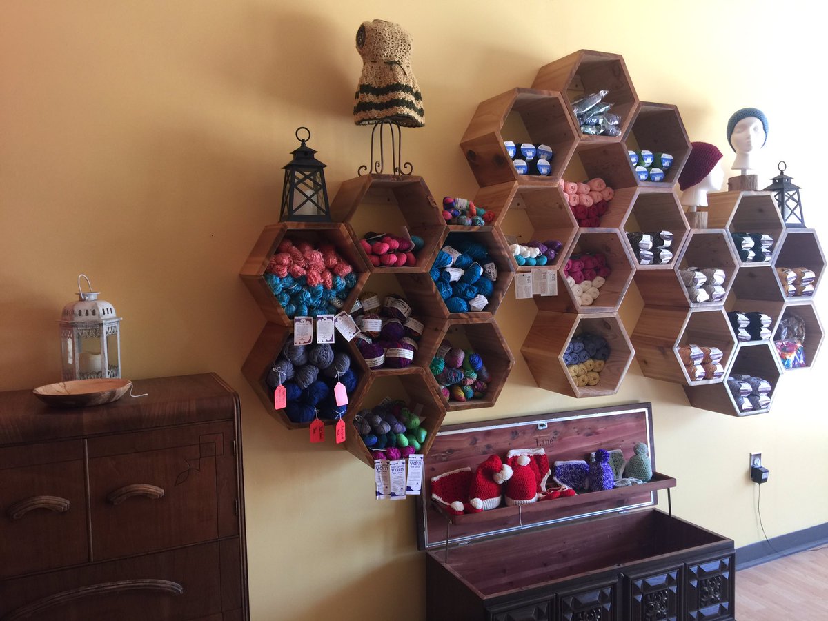 WoodNKnitBeNice's tweet photo. Even better, the shelves are full!! Come check it out @WoodNKnitBeNice Music Studio. #YarnAddict #Papillion #ShopLocal #KnittingIsAwesome https://t.co/xvD2CNryne