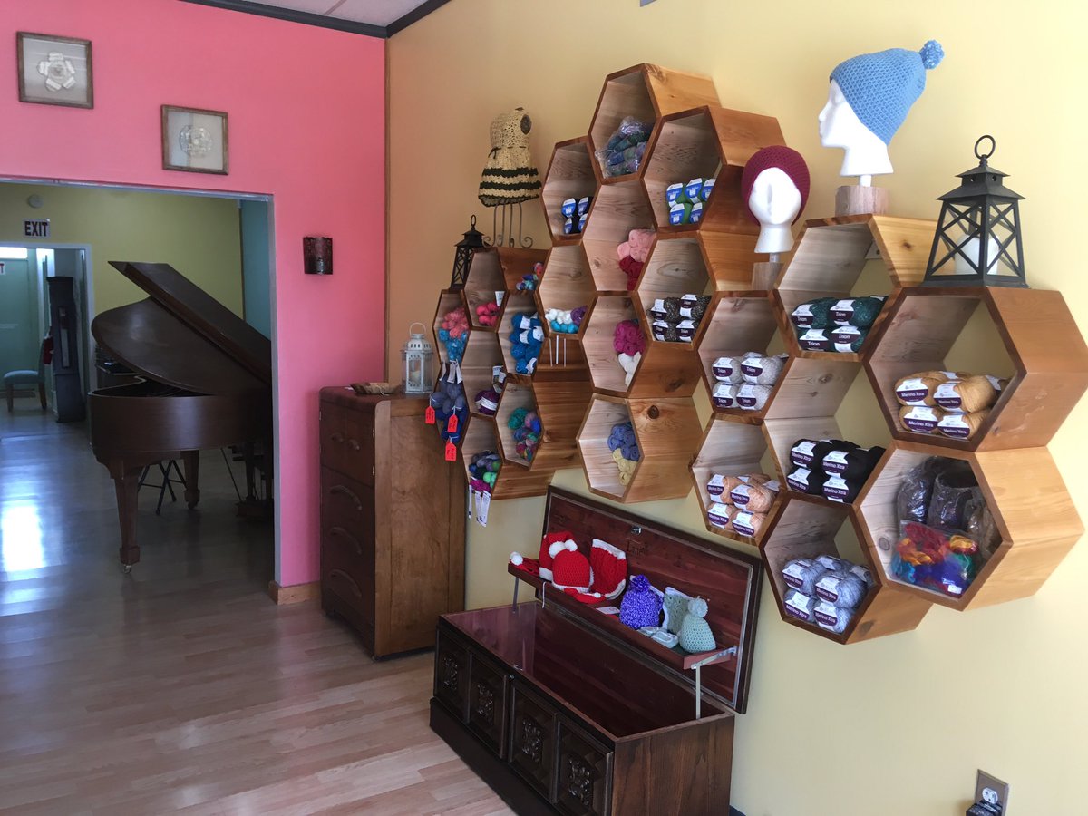 WoodNKnitBeNice's tweet photo. Even better, the shelves are full!! Come check it out @WoodNKnitBeNice Music Studio. #YarnAddict #Papillion #ShopLocal #KnittingIsAwesome https://t.co/xvD2CNryne