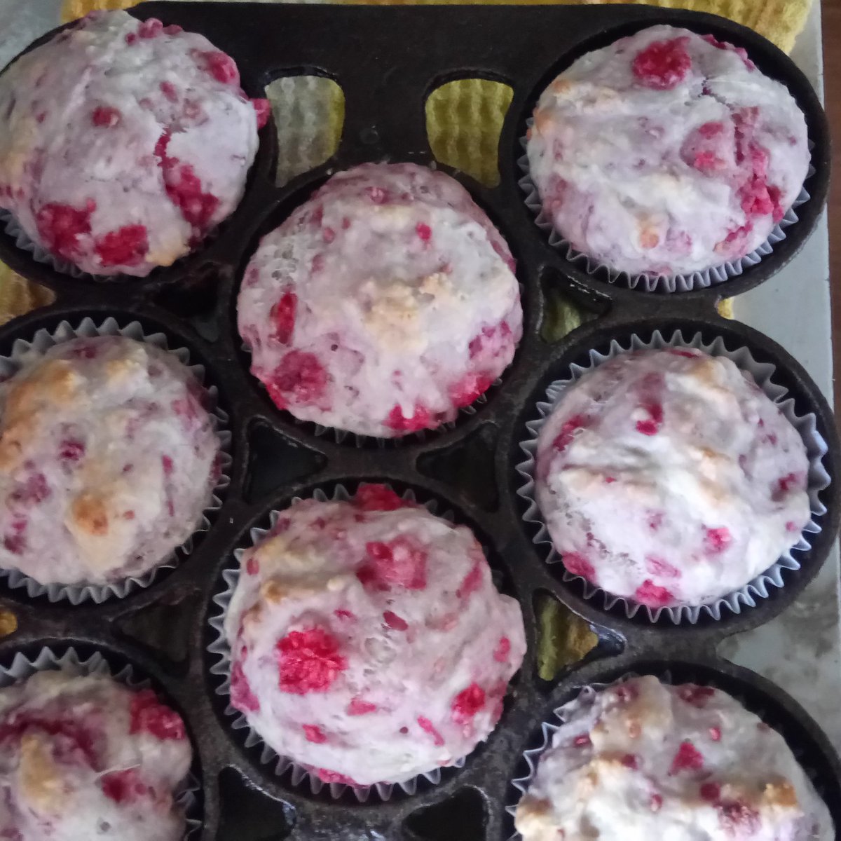 These muffins are so good, a great way to use some of those extra berries at this time of year. twistysisters.blogspot.ca/2017/07/plain-…