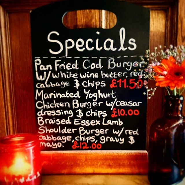 ShinnerSudtone's tweet photo. Get some grub for the #quiz tonight at 8pm. Specials tonight #uptheshinner
#codburger #chickenburger #lambburger OOOHHHH LOVELY! #freshfood https://t.co/83cz0gby4C