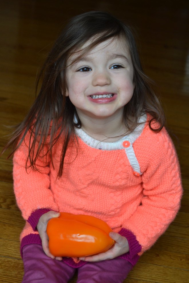MommyBlogExpert's tweet photo. Get yr Toddler to Eat Veggies+Fruit @MInutritionist @shespeaksup #GoAndGrowAtWalmart #ad https://t.co/KaMlWCVnFR https://t.co/MjfBu6QnZt