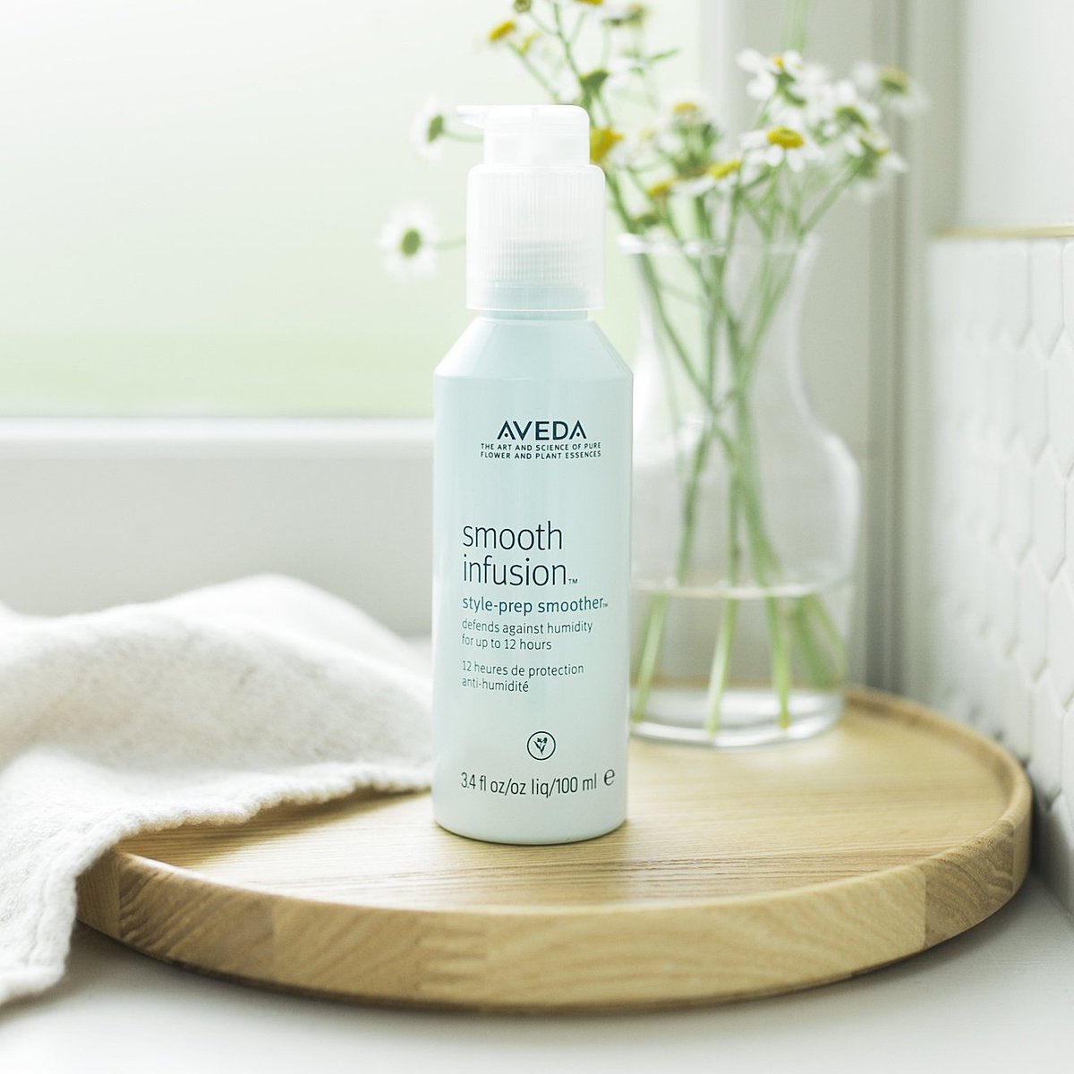 ElementSalon_MI's tweet photo. #SmoothInfusion helps you keep your cool in the most humid weather. Bye frizz! #AvedaEssentials https://t.co/8IW5wNJlZv