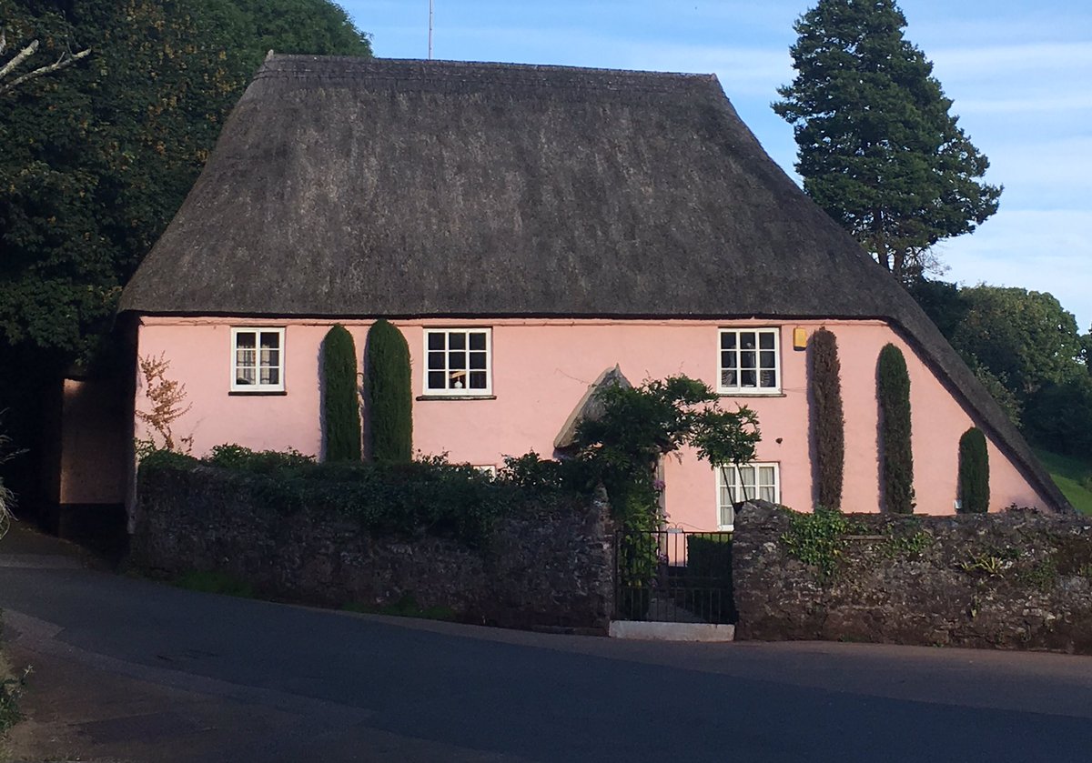 Gorgeous walk around lovely Torquay and Cockington tonight. #wanderlust #Torquay #cockington #sunnyevening #toonicetositindoors #living