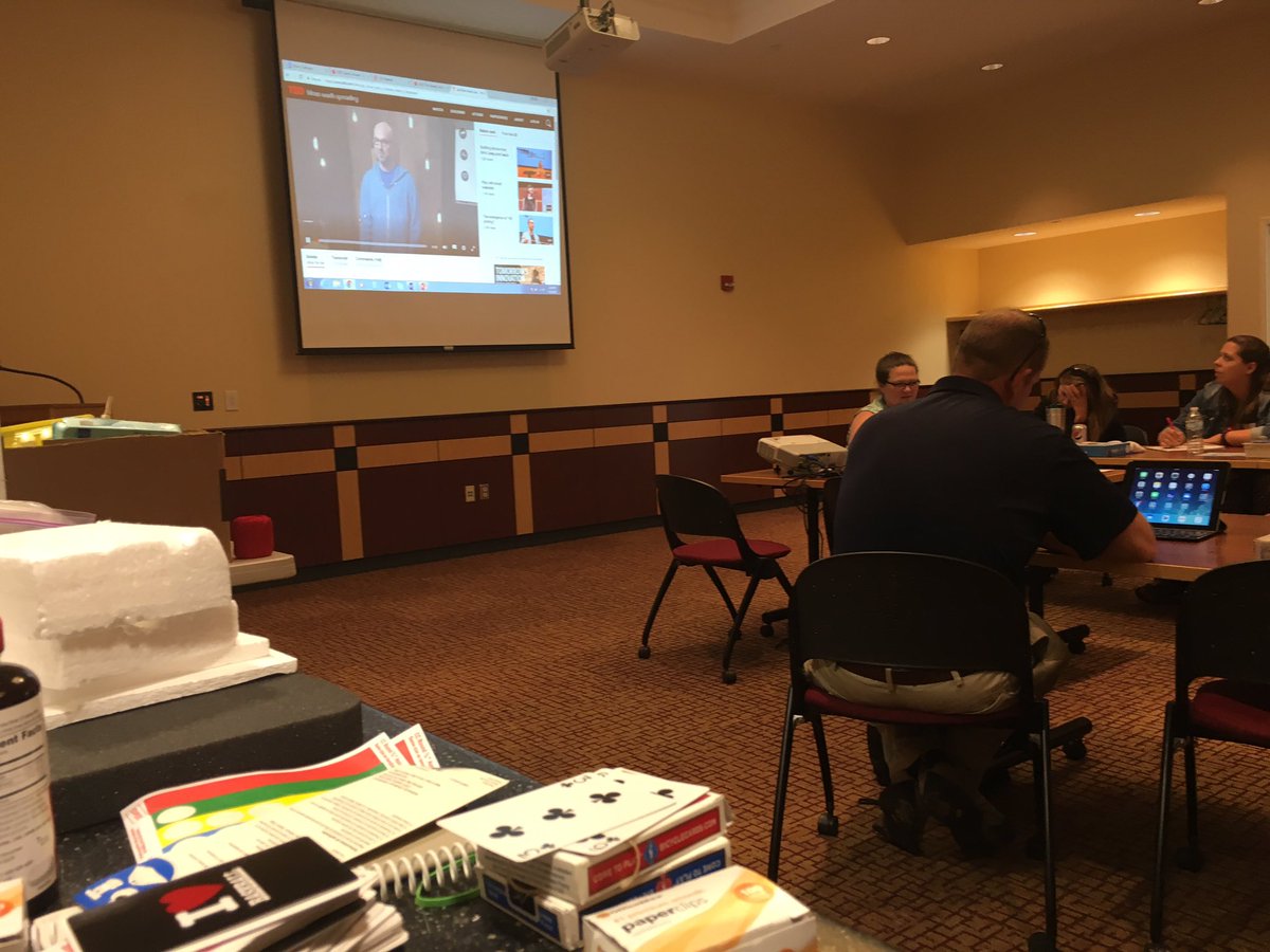wvcpdwvcpd's tweet photo. STEM Toolbox session shares how to use common items for high level teaching and learning #itechwv #wvcpdwv https://t.co/cSGPkq1JPm