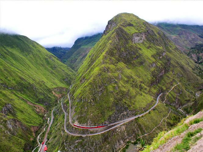 southlandtour's tweet photo. .@TMLA_WHC #EcuadorSouthernWonders post tour #Andes #DevilsNose #Train #Incas #Cuenca #Lakes #Cacao https://t.co/WNPBmcqY2N https://t.co/TU0GD2z2a9