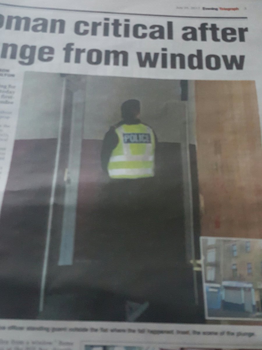 strachanio's tweet image. Is it just me or is this polis man been caught short #peestop