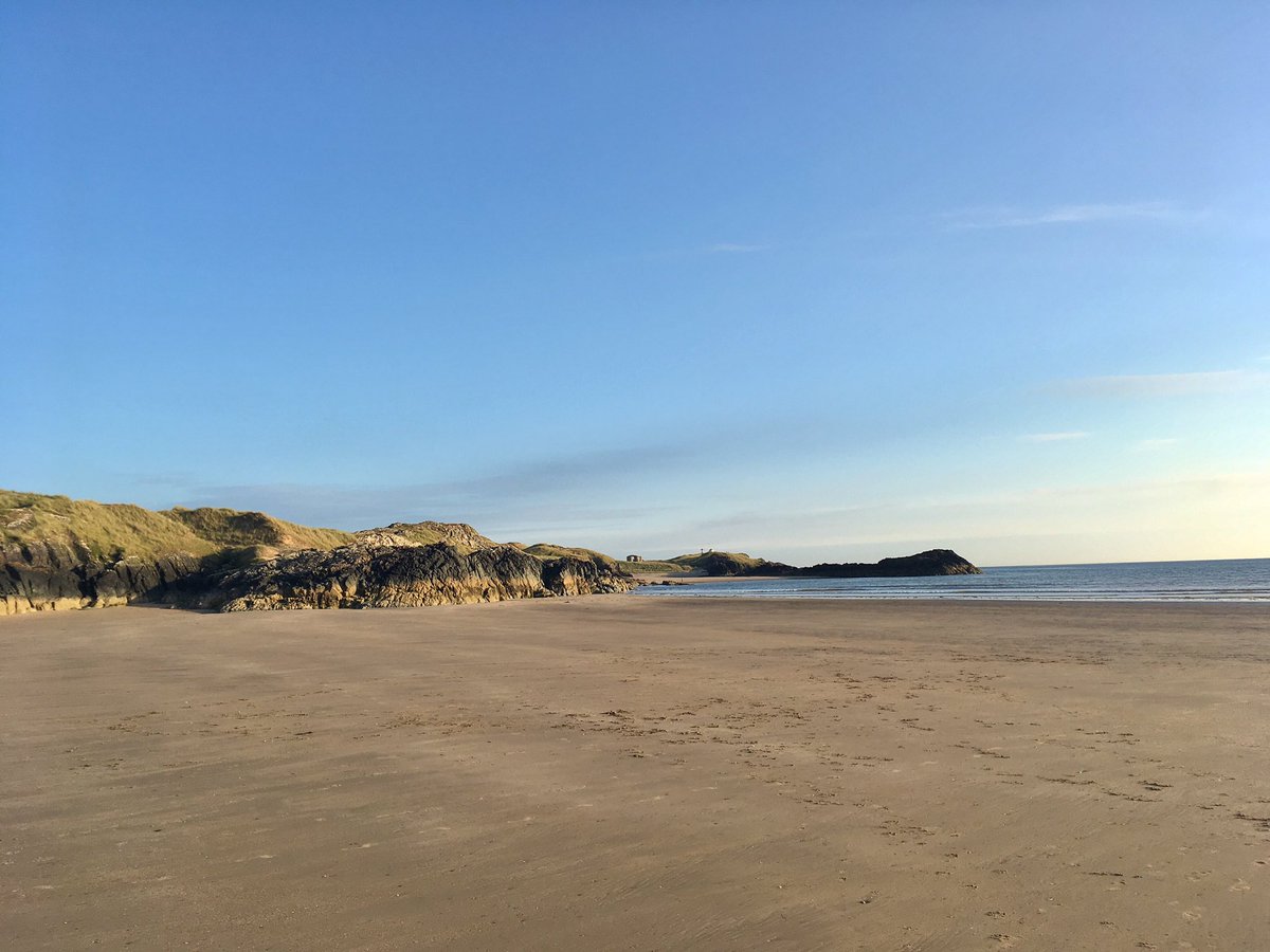 HCW_Welfare's tweet photo. Change of #Anglesey beach(es) tonight... beautiful evening! (And if you're a GP and fancy living here, get in touch!) #HuntFreeZone https://t.co/W0HMlie6tR