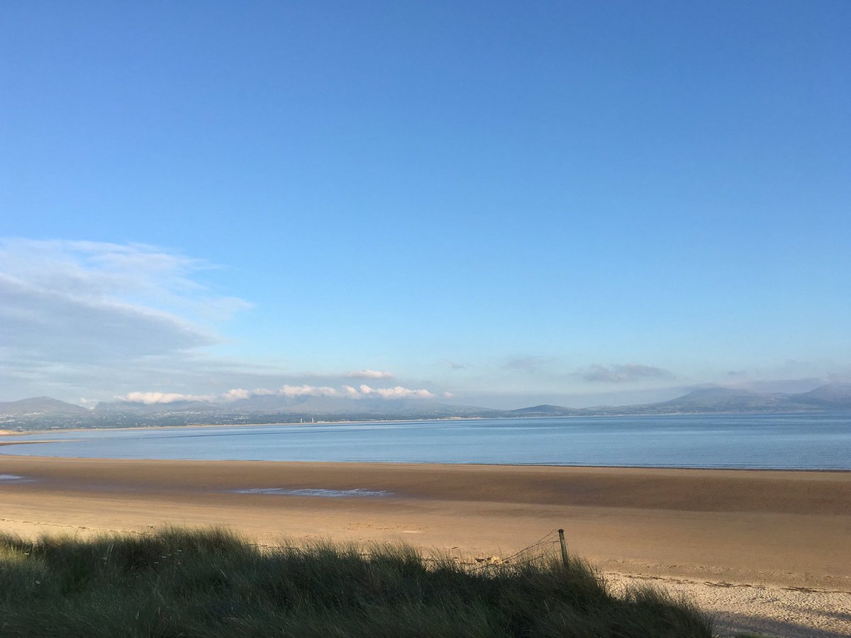 HCW_Welfare's tweet photo. Change of #Anglesey beach(es) tonight... beautiful evening! (And if you're a GP and fancy living here, get in touch!) #HuntFreeZone https://t.co/W0HMlie6tR