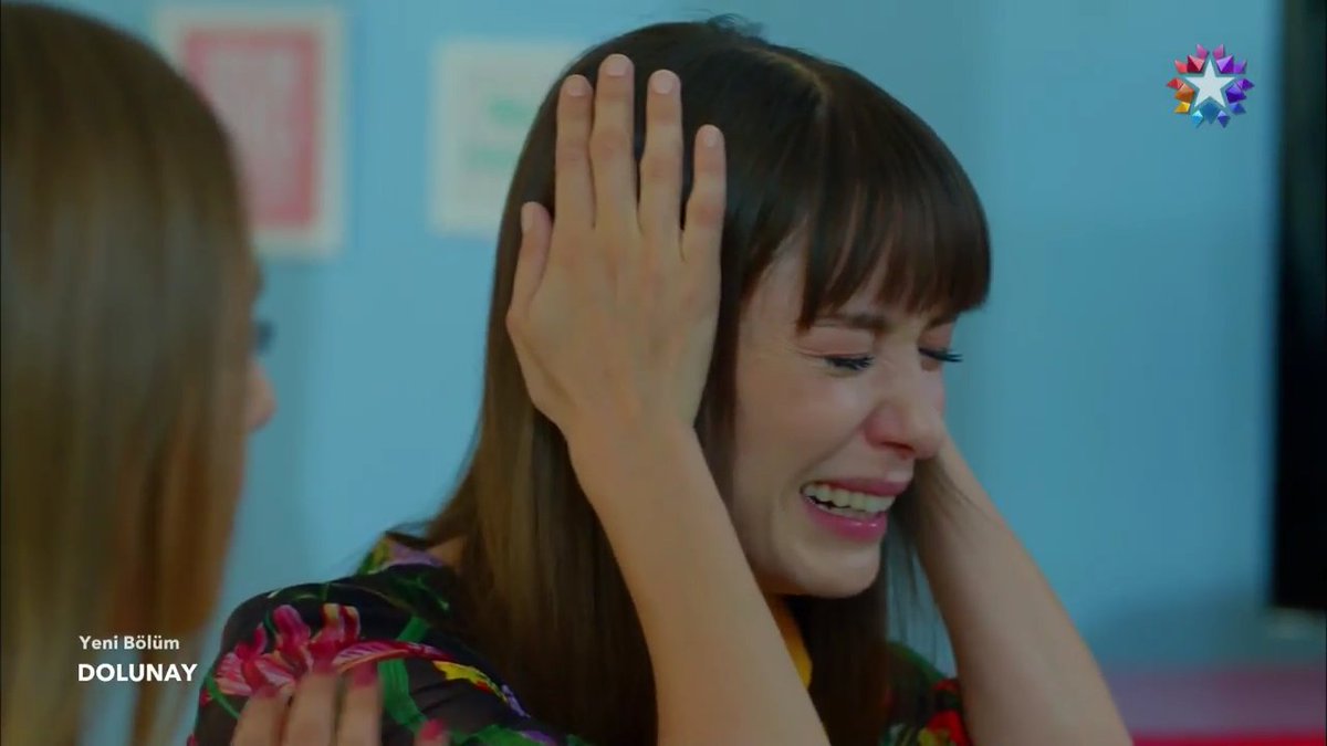 DiziciBagyan's tweet photo. Özge Gürel... 👏 #Dolunay #DolunayEtkisi https://t.co/LCcC7P2hX1
