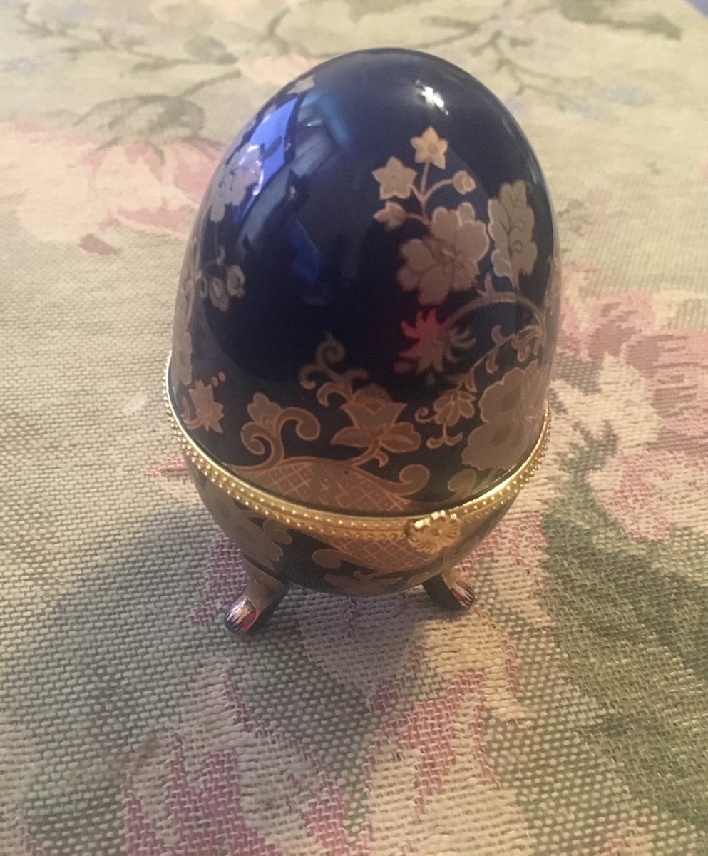 AntiquesAtl's tweet photo. Vintage Cobalt Blue Porcelain Egg
https://t.co/LHzf49YDQV
#porcelainegg #enameledegg #cobaltblue #antiquesatlanta #hingedegg #footedegg https://t.co/aZiBjDOueY