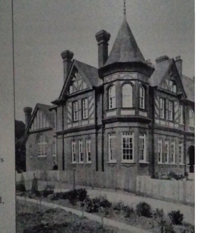 Urgent! friendsofhighgatelibrary.co.uk/highgatelibrar… feedback to plans to relocate #highgatelibrary into <a href="/jacksons_lane/">Jacksons Lane</a> you can use ours' friendsofhighgatelibrary.co.uk/docs/JLAC_Feed…