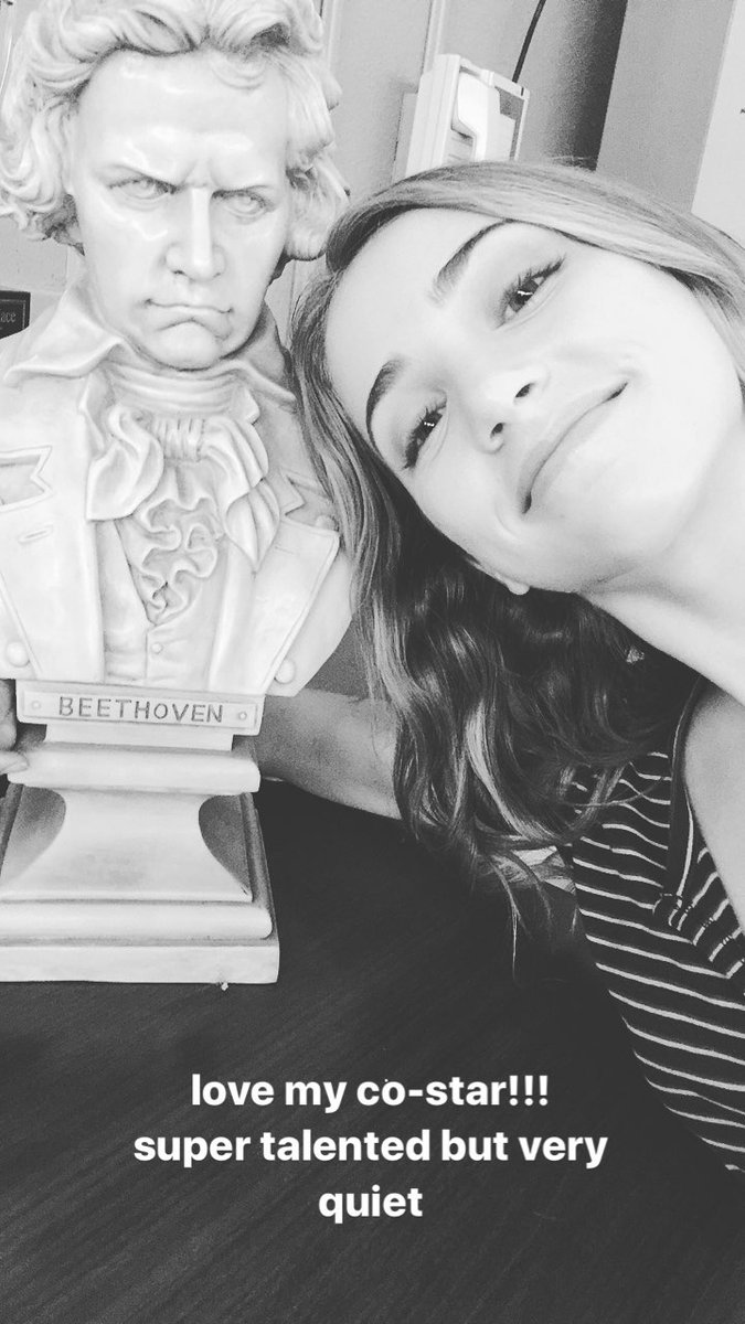 EmilyRuddBRA's tweet image. 📸 25.07 | Emily Rudd via Instagram Stories com Beethoven! Algum pianista de plantão?