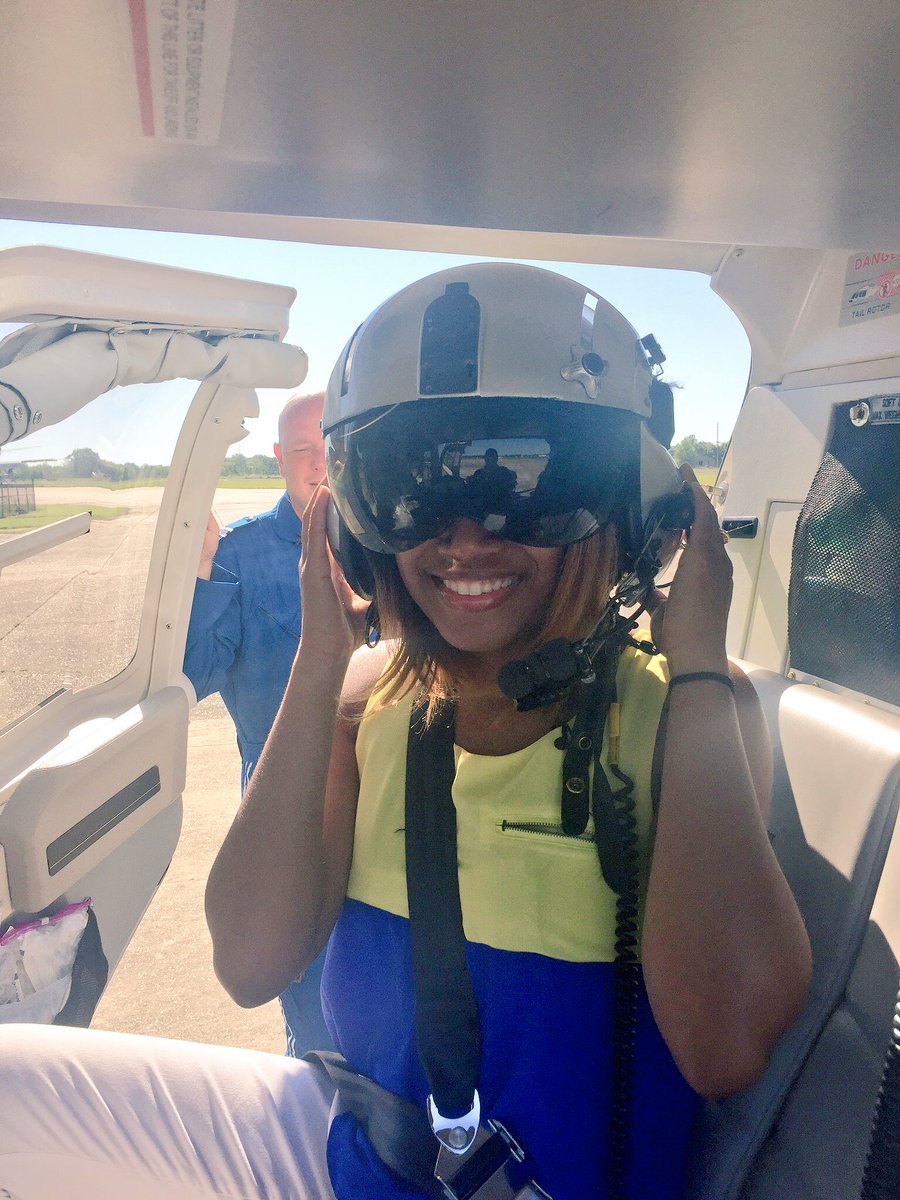 SymoneTV's tweet photo. It's not everyday I get in a medical helicopter. Thnx @chrispmedic for telling me all about the job.. almost forgot I had this pic. https://t.co/mHXY9OBrS5
