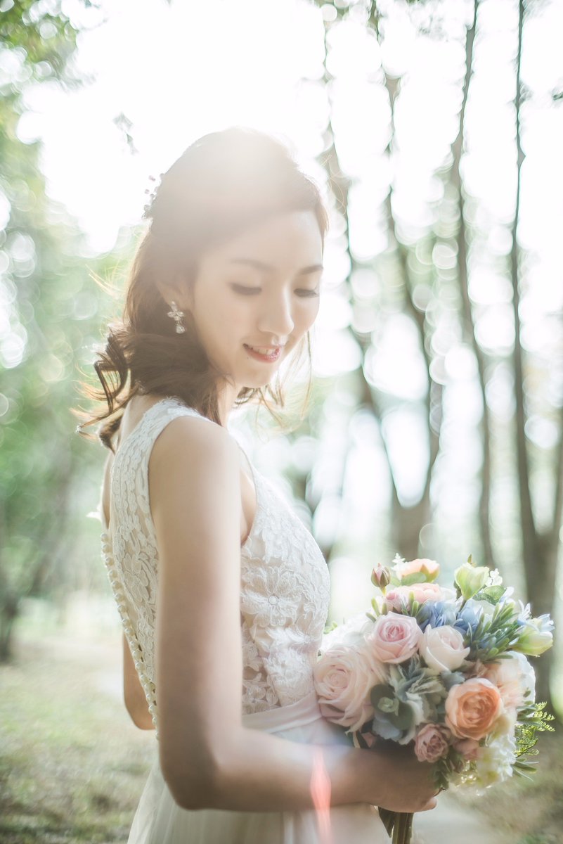 Know a bride in need? Nominate her to win a #FREE #WEDDINGDRESS via our Can't Buy Me Love Project form at bit.ly/2vXSIkA #wedding