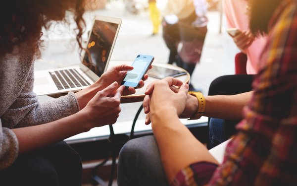 Multiview's tweet photo. #MobileEmail opens have doubled in last 5 years: @ReturnPath report. https://t.co/aZVEkA6Oxw via @MediaPost #email https://t.co/LSXH9RA3Nj
