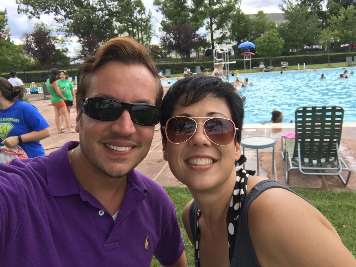 GeorgeCassis's tweet photo. @GlenmarES &amp; @TeamMiddlesexES collaborate even after ELO! @BCPSTitleI 😎☀️🍕@MEScounselor2 https://t.co/arX0uaVHwq