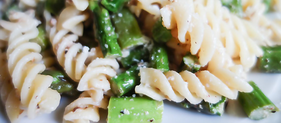Varmesk's tweet photo. prijemne vegetarianske jedlo so spargle #recept https://t.co/VTc3CQDPvf https://t.co/HZVsIIp46v