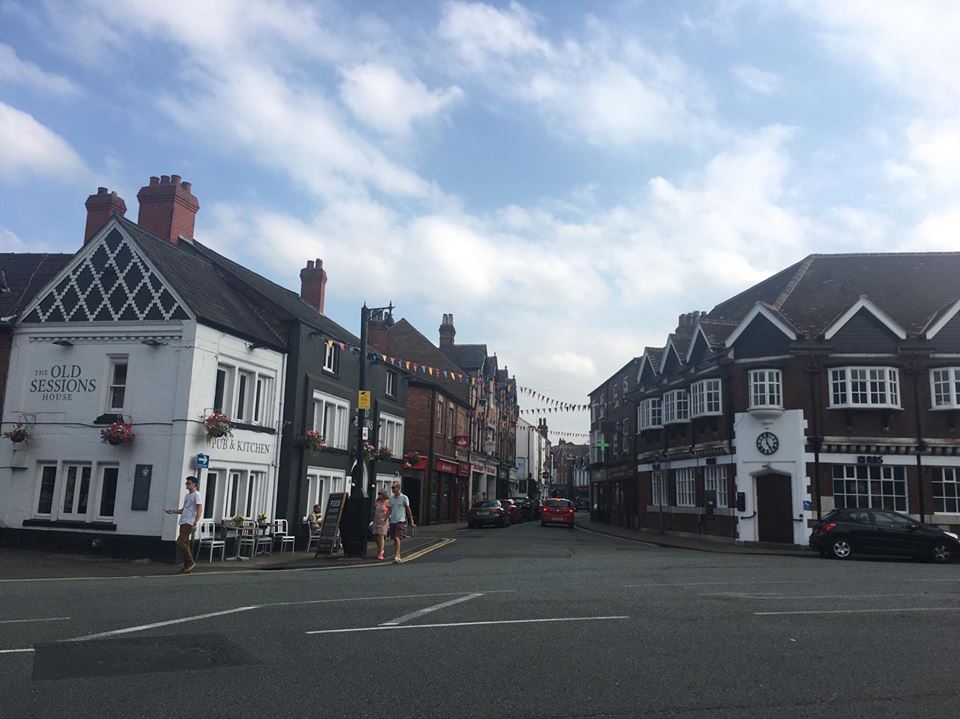Linhmdiep's tweet photo. Tea @ Knutsford today! Thanks @louiseaharding for taking us out. It was a very delicious meal! 💕☺️ https://t.co/2ZS38PVtCR